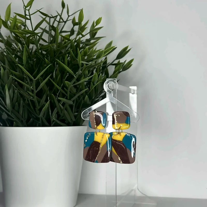 Boucles d’oreilles Emily marbré marron, jaune et bleu – bijou fait main en pâte polymère, modèle unique