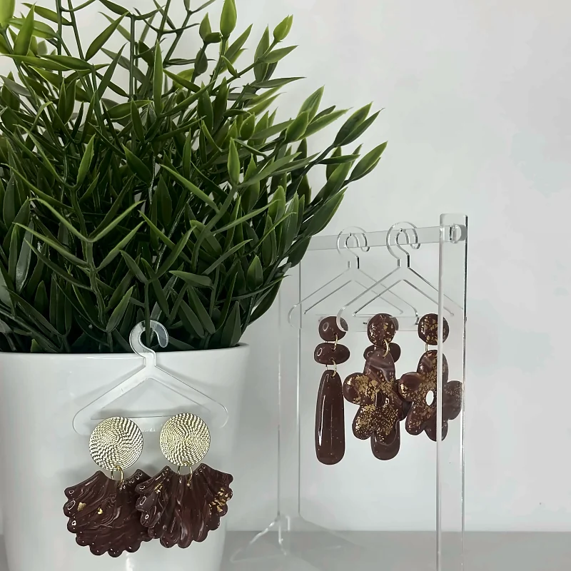 Boucles d’oreilles Collection marron marbrée, vue 4 – bijou fait main en pâte polymère, modèle unique