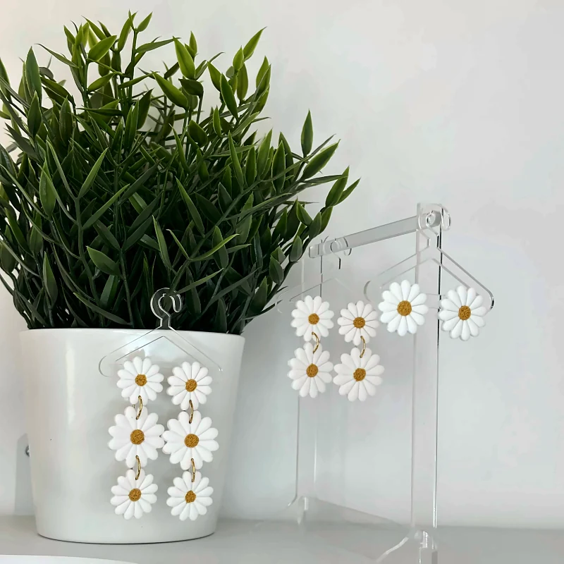 Boucles d’oreilles Collection printemps 2026 Marguerite – bijou fait main en pâte polymère