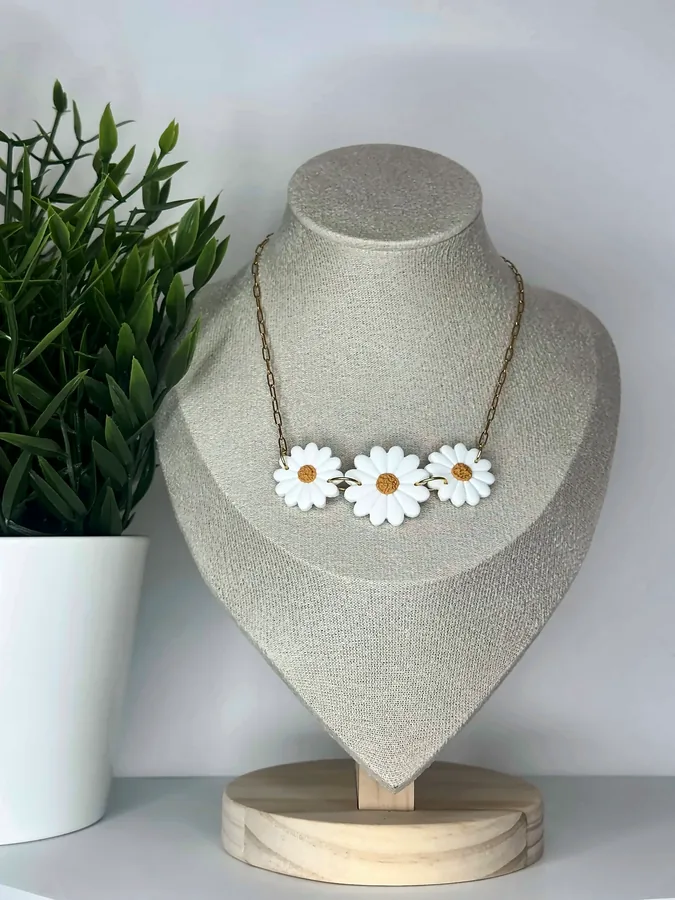 Collier – Rang de marguerites