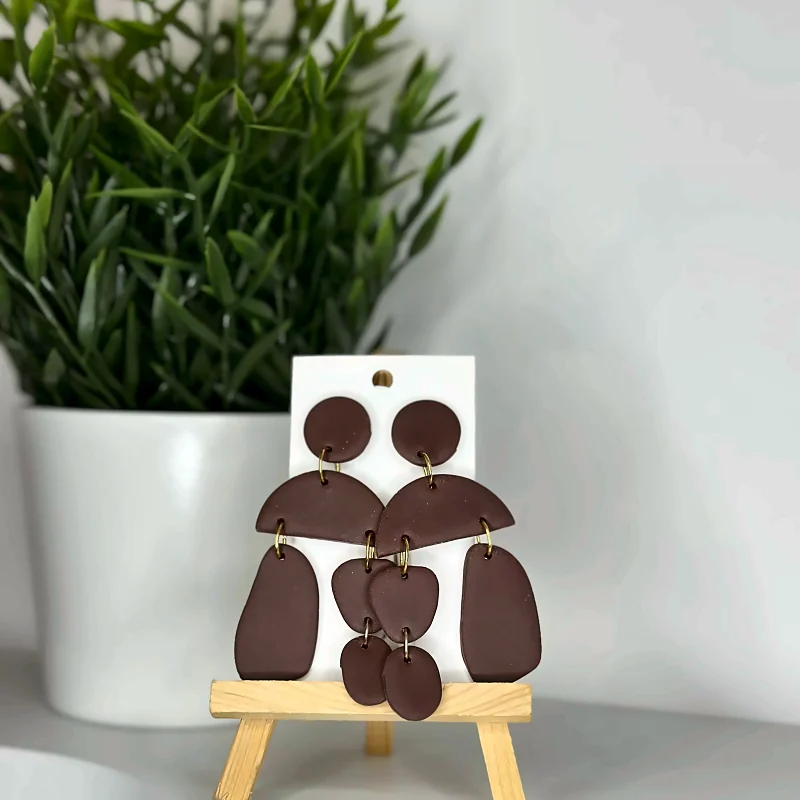 Boucles d’oreilles Hilona Marron – bijou fait main en pâte polymère