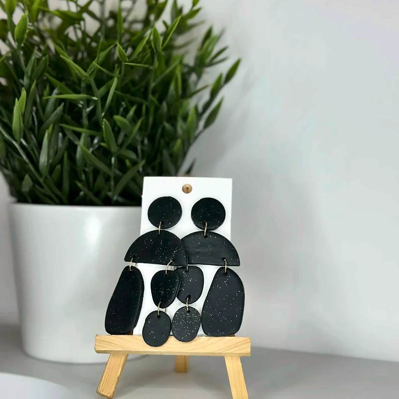 Boucles d’oreilles Hilona Noir granit – bijou fait main en pâte polymère