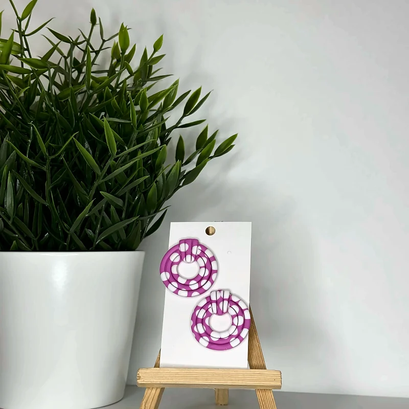 Boucles d’oreilles Justine Rose à pois – bijou fait main en pâte polymère